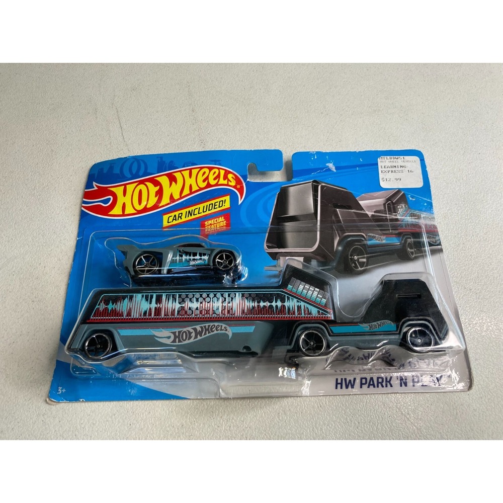 Hot Wheels HW Park N Play Detachable Truck Set with 1:64 Scale Car New on Card
